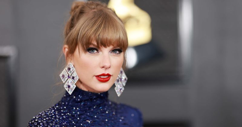 Taylor Swift surpases Rihanna to become world's richest female artist